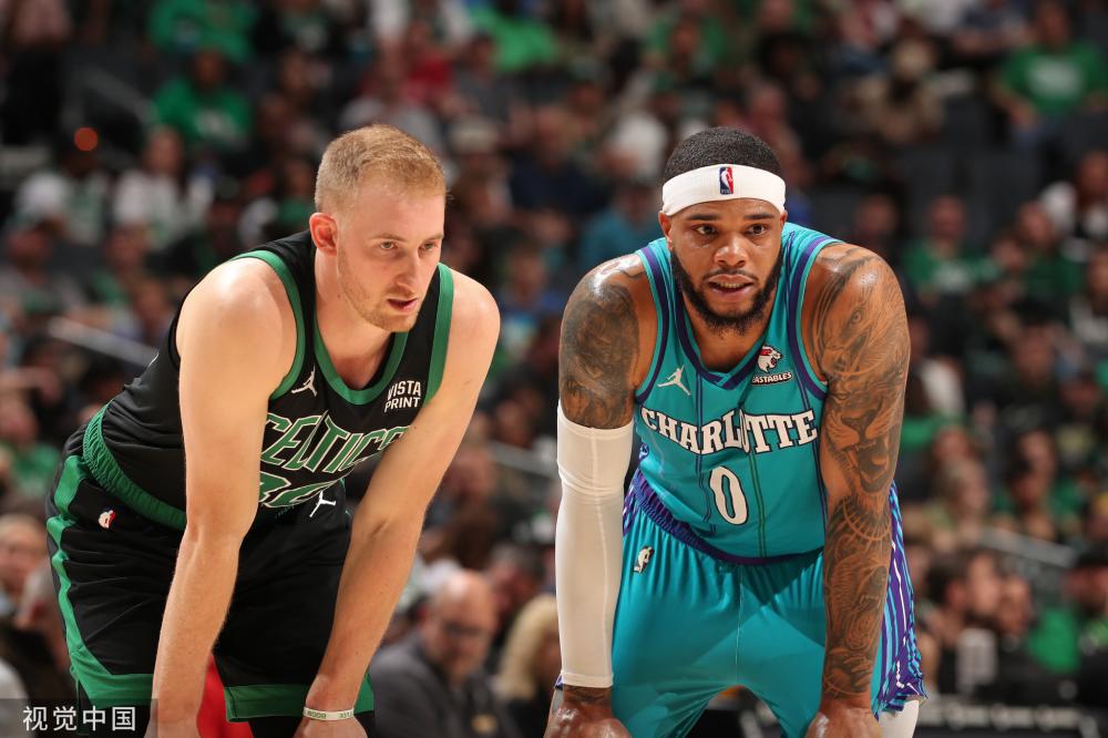 和他同场竞 和他同场竞