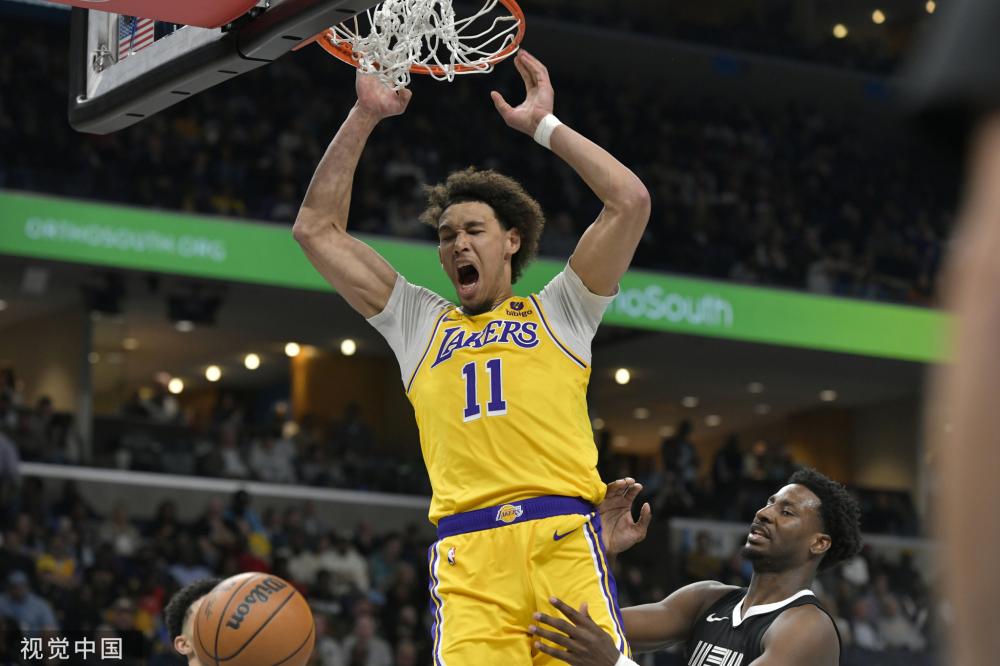 吸引了数十 吸引了数十