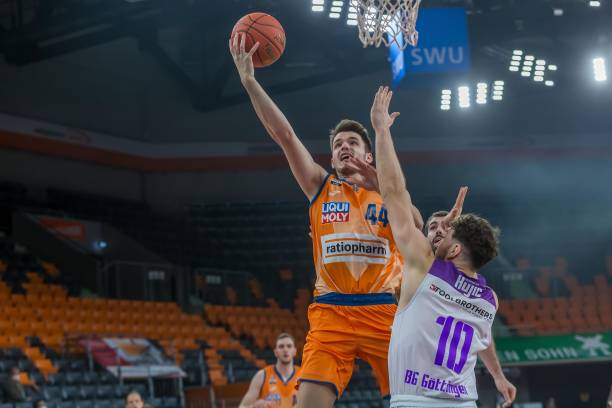 他就是罗伯 他就是罗伯