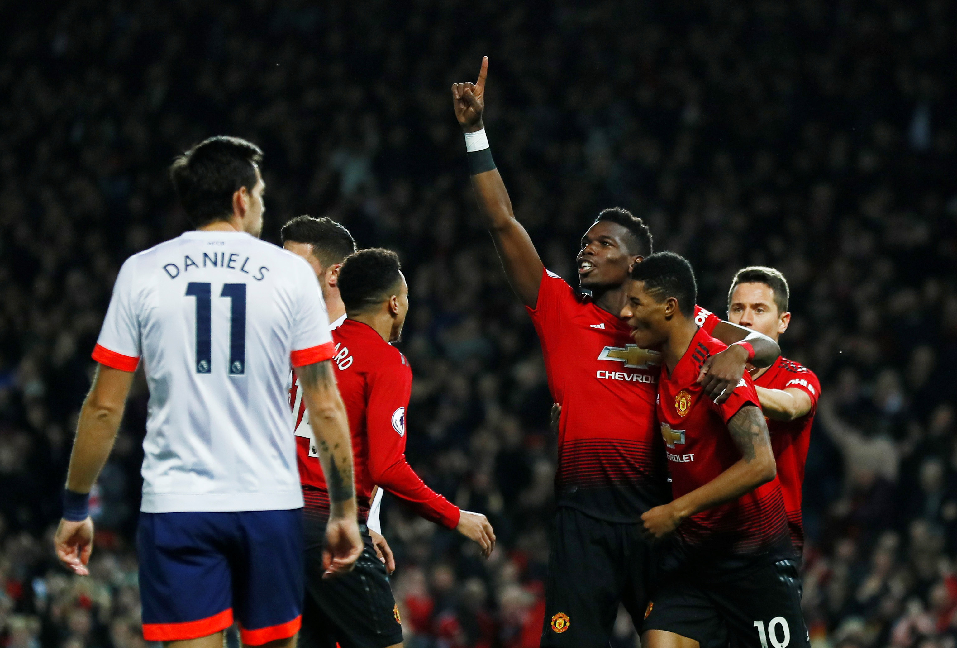 队更加努力 队更加努力