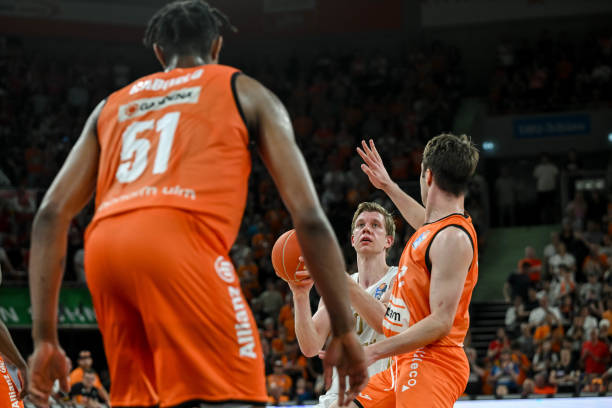 这三个赛事 这三个赛事