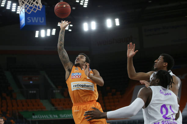 两队不仅收 两队不仅收